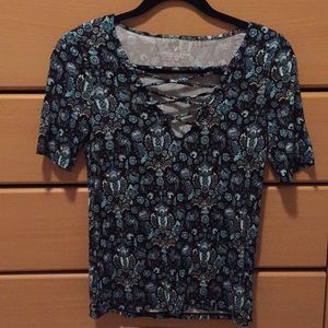T-shirt with designs